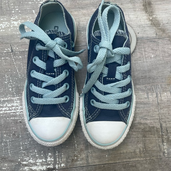 Little kids Converse size 10.5 - Picture 6 of 10